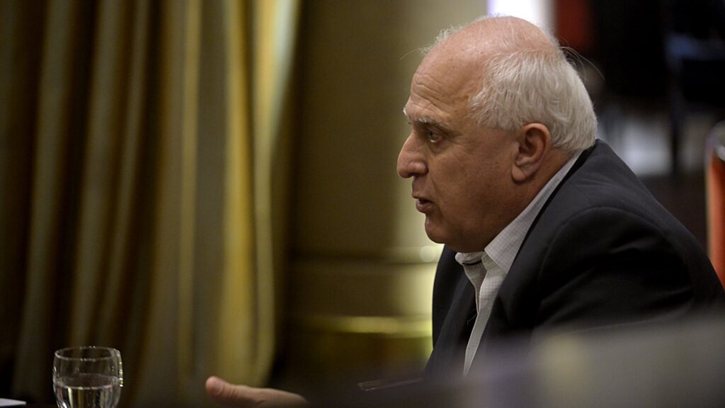 Miguel Lifschitz evoluciona favorablemente tras ser internado con coronavirus