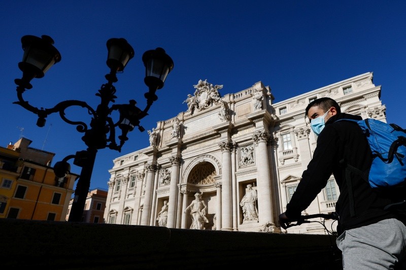 Toque de queda nocturno y restricciones de viaje: Italia limita la circulación