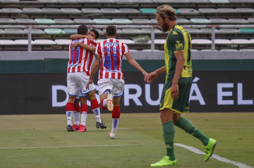 Unión derrotó a Aldosivi en Mar del Plata y sigue con vida en el torneo