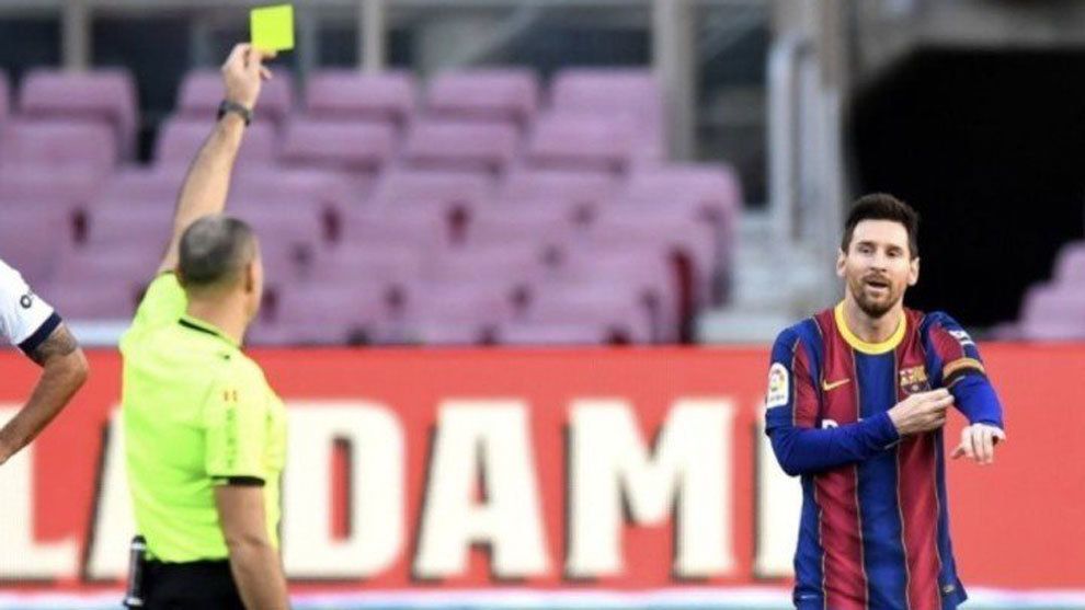 Lionel Messi, multado por su homenaje a Diego Maradona en el Camp Nou