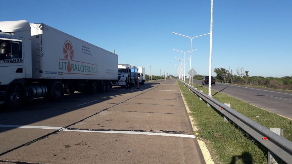 Continúan las protestas de camioneros en las rutas santafesinas