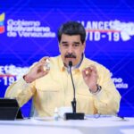 Maduro presenta unas gotas “milagrosas” que “neutralizan” el coronavirus