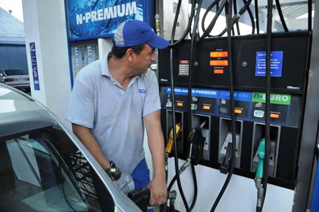 Este sábado se aplicaría el aumento de los combustibles en la ciudad de Santa Fe