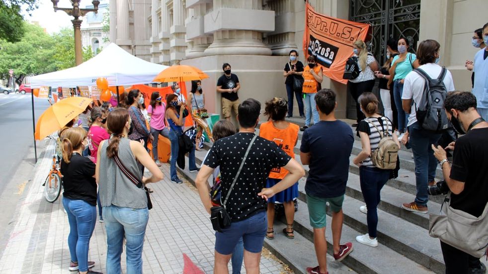 Siprus ratificó un paro de trabajadores de la salud por reclamo salarial