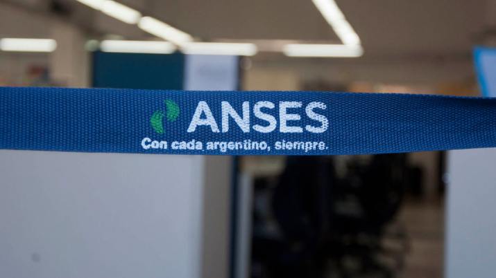 Anses acreditará un bono mensual de $8.500 a jóvenes de todo el país