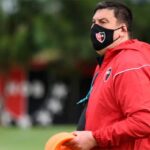 El Mono Burgos tomó las riendas de Newells como nuevo entrenador