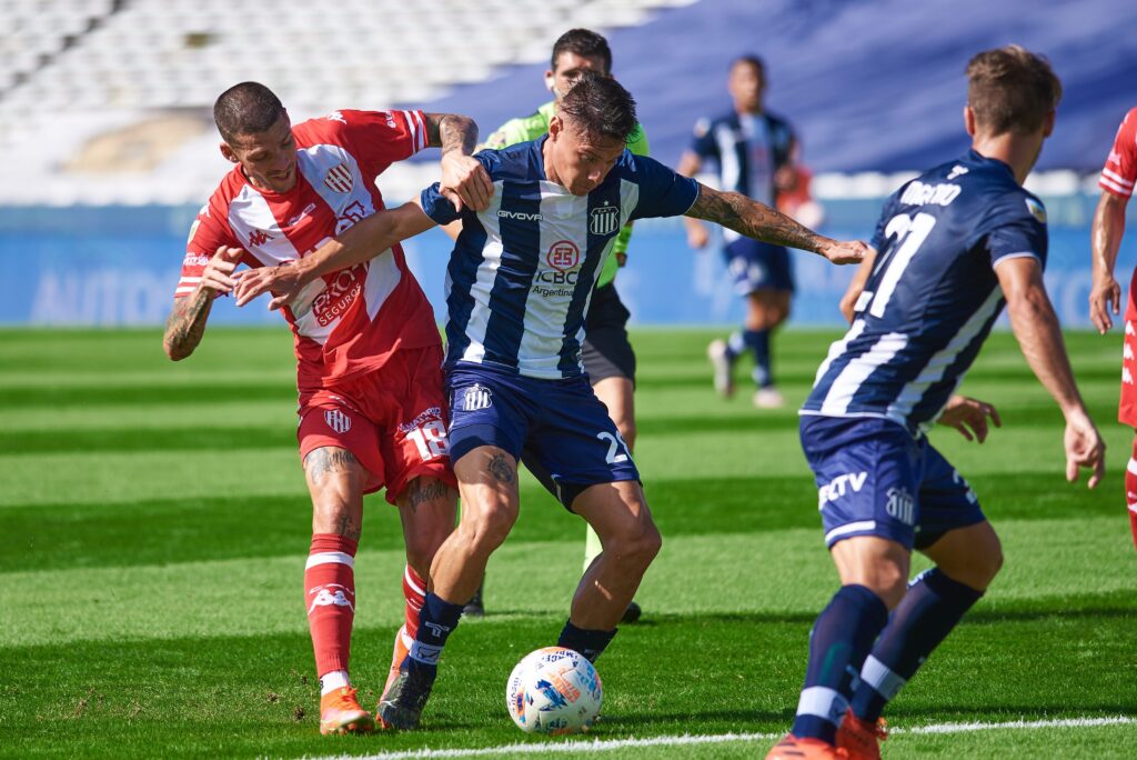 En una mala tarde, Unión fue goleado por Talleres en Córdoba