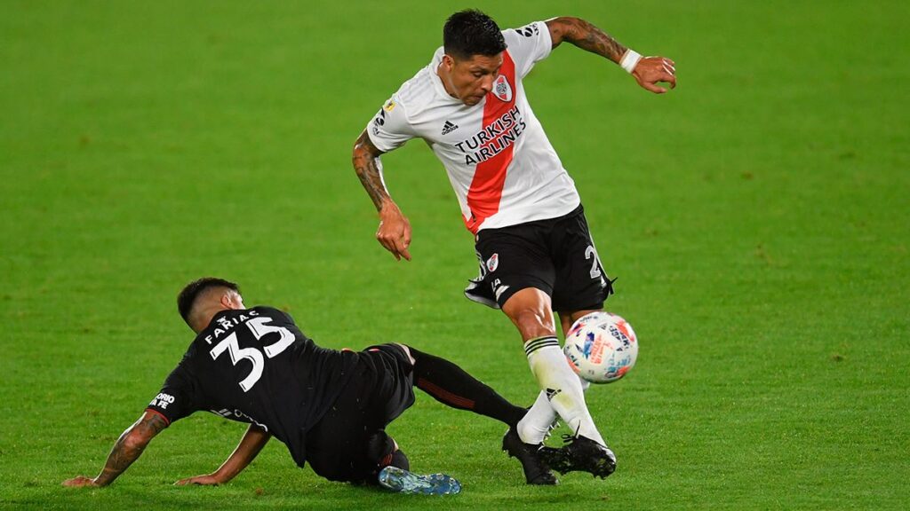 Colón perdió ante River y se despojó de su invicto