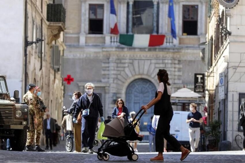 Italia tuvo la menor cantidad de muertes diarias por coronavirus en siete meses