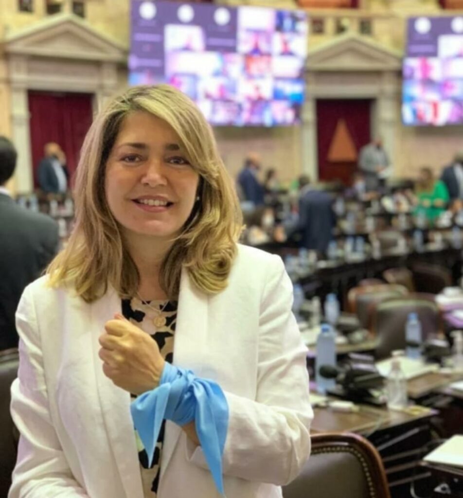 Escándalo: denuncian a una diputada macrista que pedía la mitad del sueldo a sus empleados