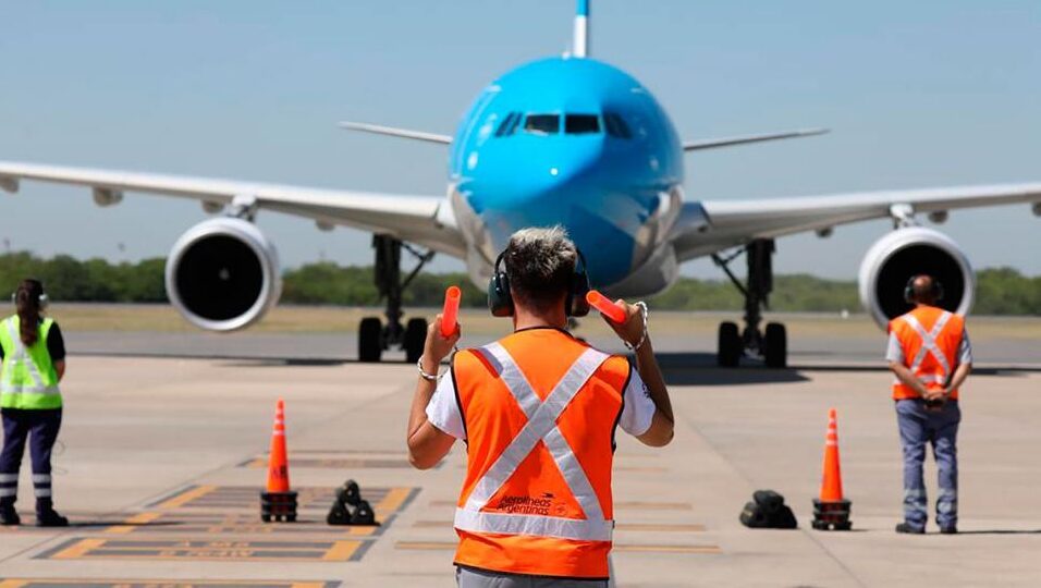 Parte un nuevo avión de Aerolíneas Argentinas a Beijing para traer vacunas Sinopharm