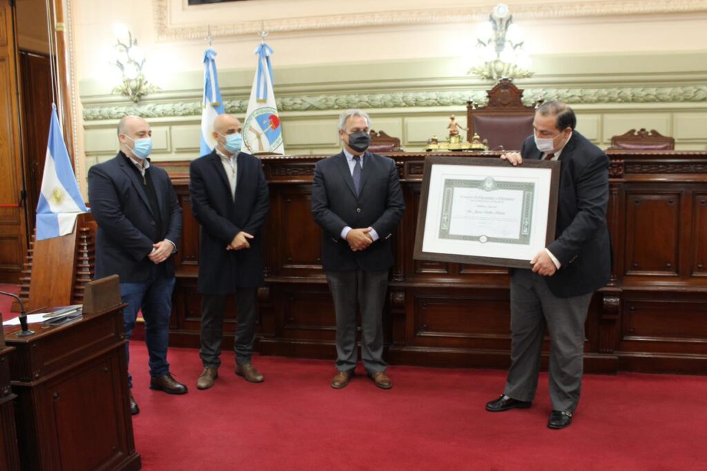 Emotivo reconocimiento al director del Cullen Juan Pablo Poletti