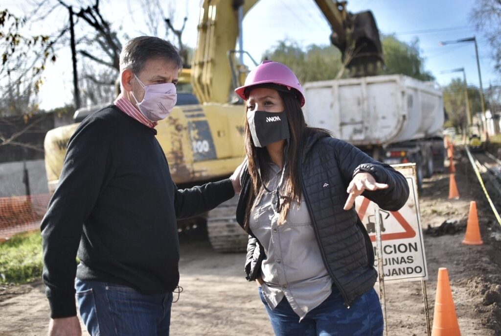 Jatón en barrio Cabal: “Estas son obras que cambian la realidad de la gente”