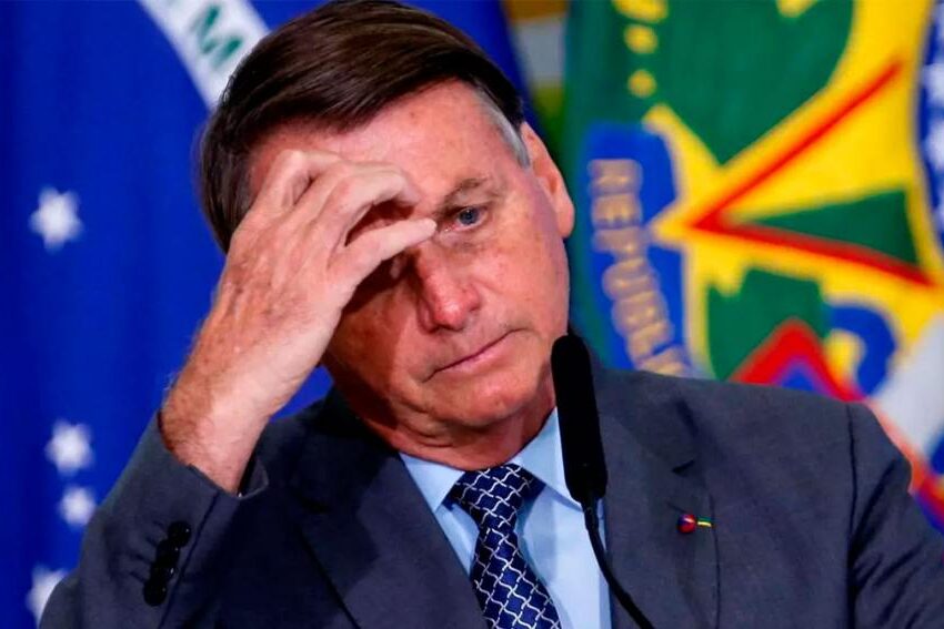 Jair Bolsonaro fue internado por dolores abdominales