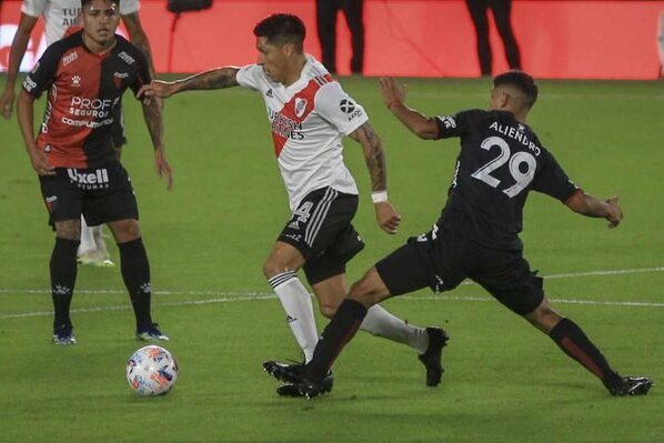 Colón comienza a defender el título ante River en el Monumental