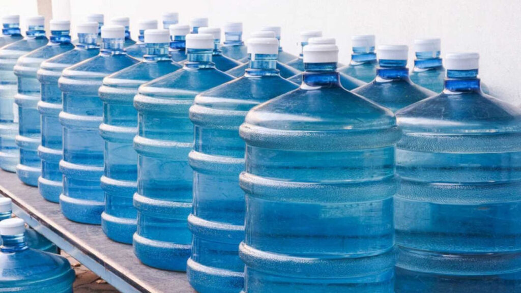 Aumenta la venta de agua envasada en Santa Fe por el cambio de sabor del agua potable