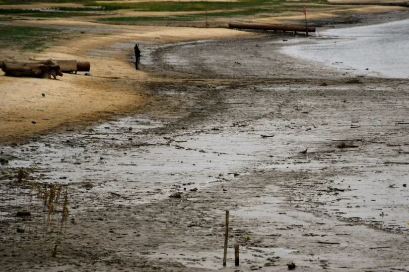 El río Paraná se encuentra en el nivel más bajo desde 1944 y estiman que puede seguir cayendo