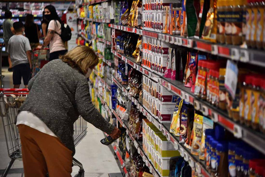 Las ventas en supermercados cayeron 2,6% durante mayo