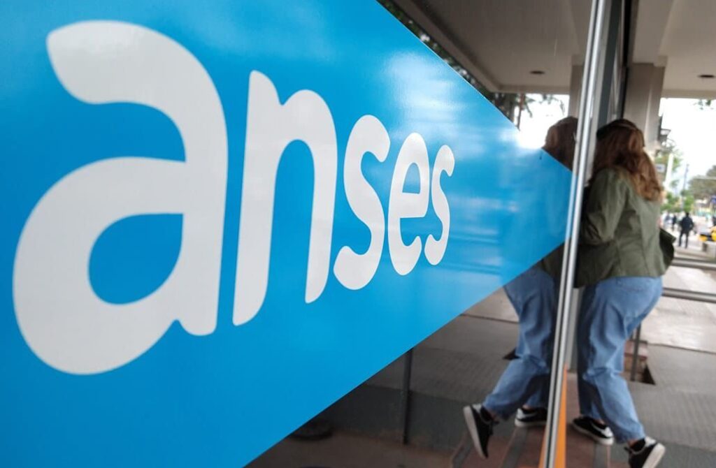 Jubilados: ANSES pagará un nuevo bono de refuerzo en abril