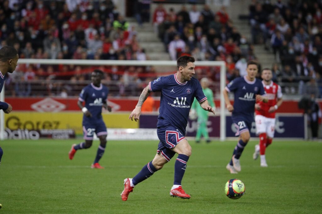 Messi tuvo su esperado debut en Paris Saint Germain: jugó 25 minutos