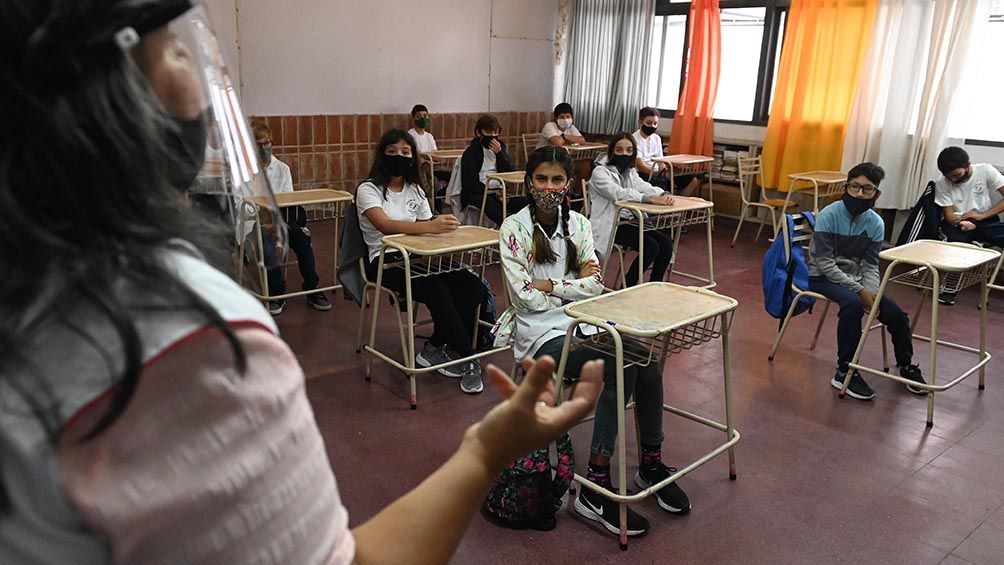 Habrá “presencialidad plena” en las escuelas desde el 1 de septiembre