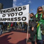 Miles de partidarios de Bolsonaro protestaron contra el sistema electoral en Brasil