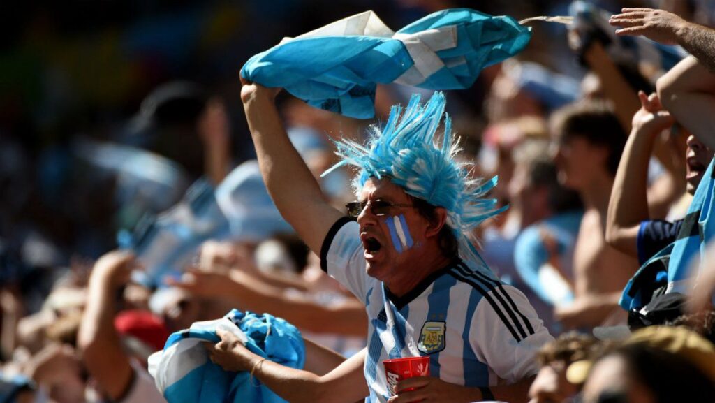 Vizzotti y Lammens se reúnen con la AFA para avanzar en el protocolo para público en las canchas