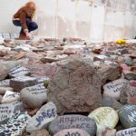 Marcha de las Piedras: emotivo homenaje a los fallecidos por coronavirus en Plaza de Mayo y Olivos