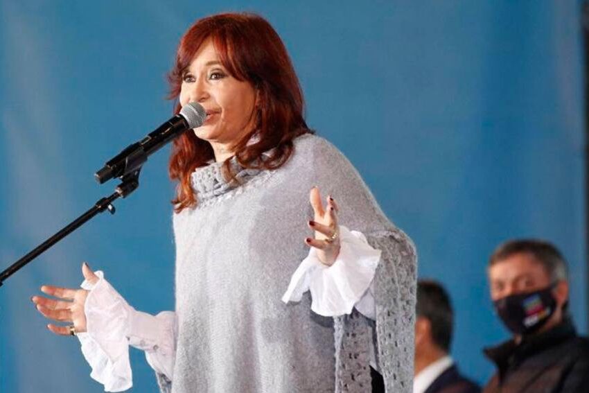 Cristina Kirchner rompió el silencio: “Le pido al presidente que honre aquella decisión, tomando sus palabras y convicciones”