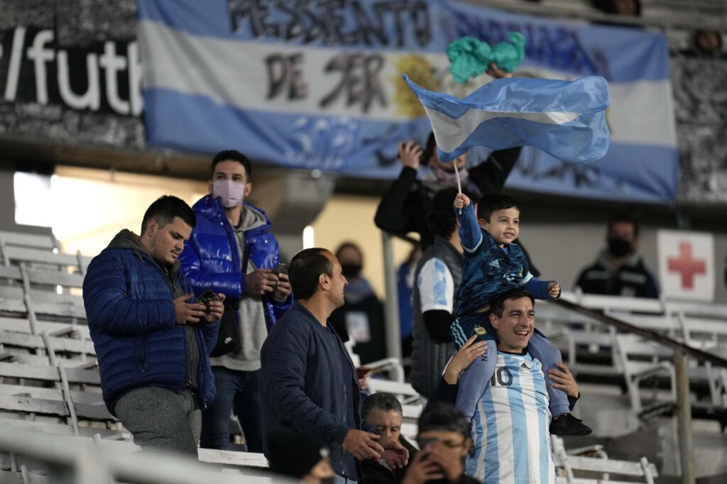 El Gobierno aclaró que la Policía Federal no revisará que los hinchas estén vacunados