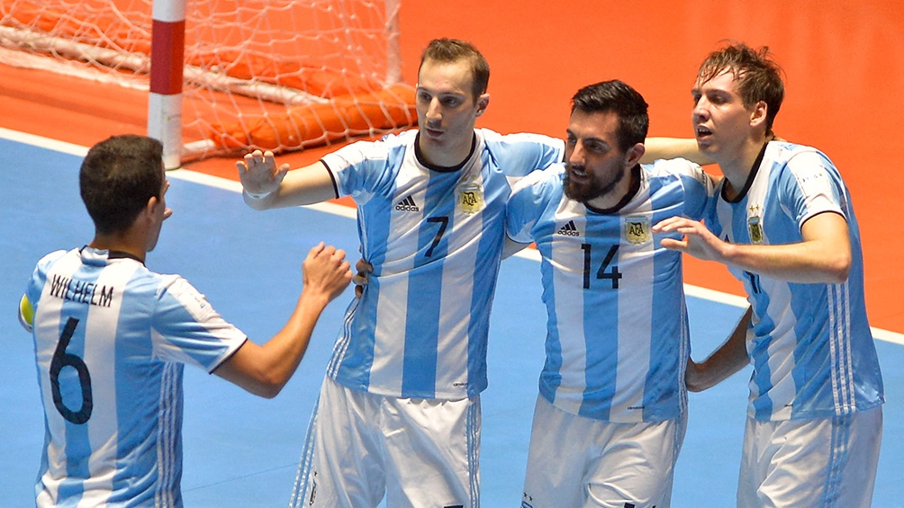 Argentina enfrenta a Brasil en la semifinal del Mundial de futsal