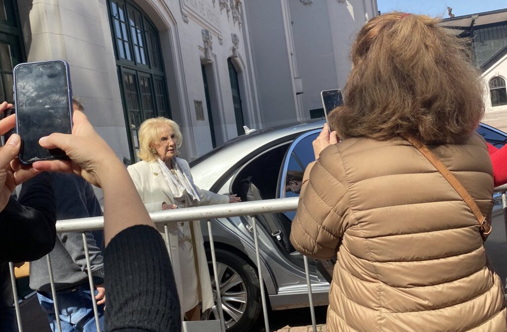 Mirtha Legrand fue a votar en las PASO