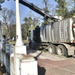 Comenzó el saneamiento y limpieza de los lagos del Parque Garay