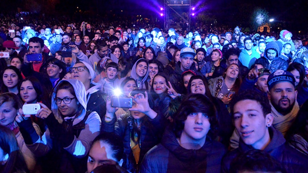 Otorgarán 5 mil pesos a jóvenes de bajos recursos  para “consumos culturales”