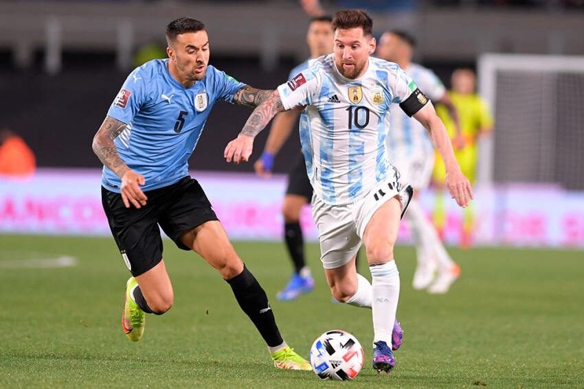 Argentina quiere dar otro paso hacia Qatar 2022 enfrentando a Uruguay en el clásico rioplatense