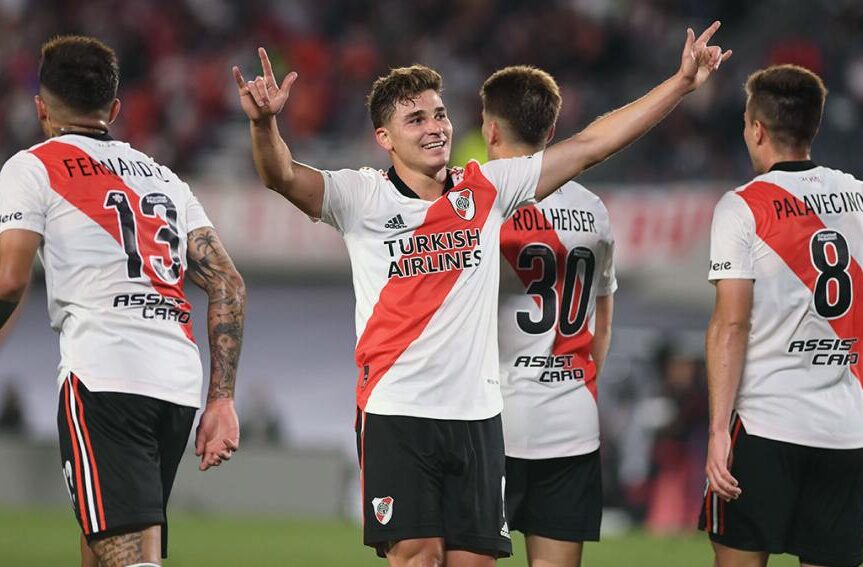 River aplastó a Patronato con un póker de Julián Álvarez y se encamina hacia el título