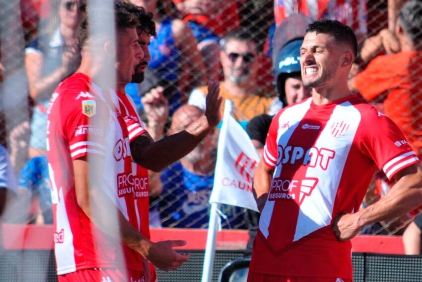 Unión de Santa Fe goleó a Atlético Tucumán y sueña con clasificar a la Sudamericana