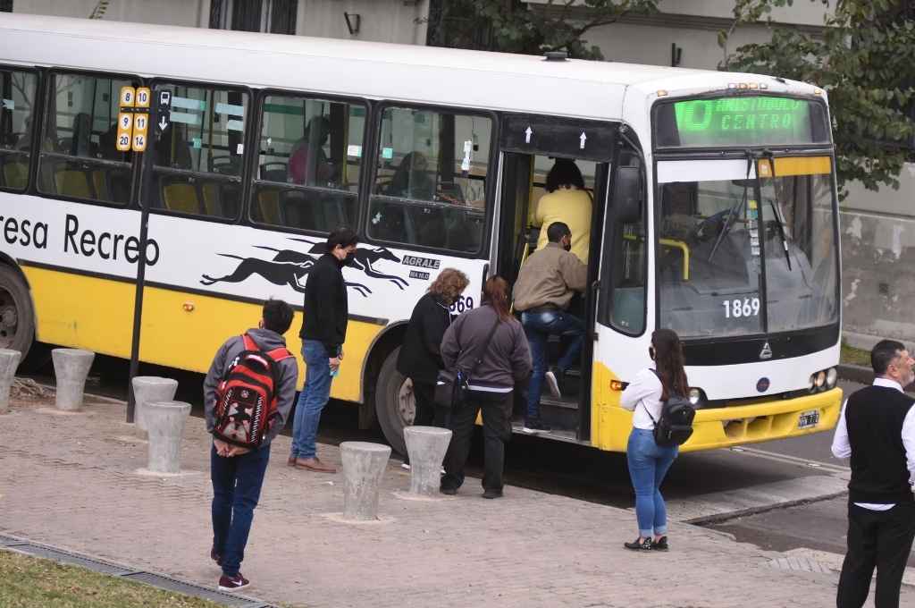 UTA levantó el paro de colectivos y habrá servicios