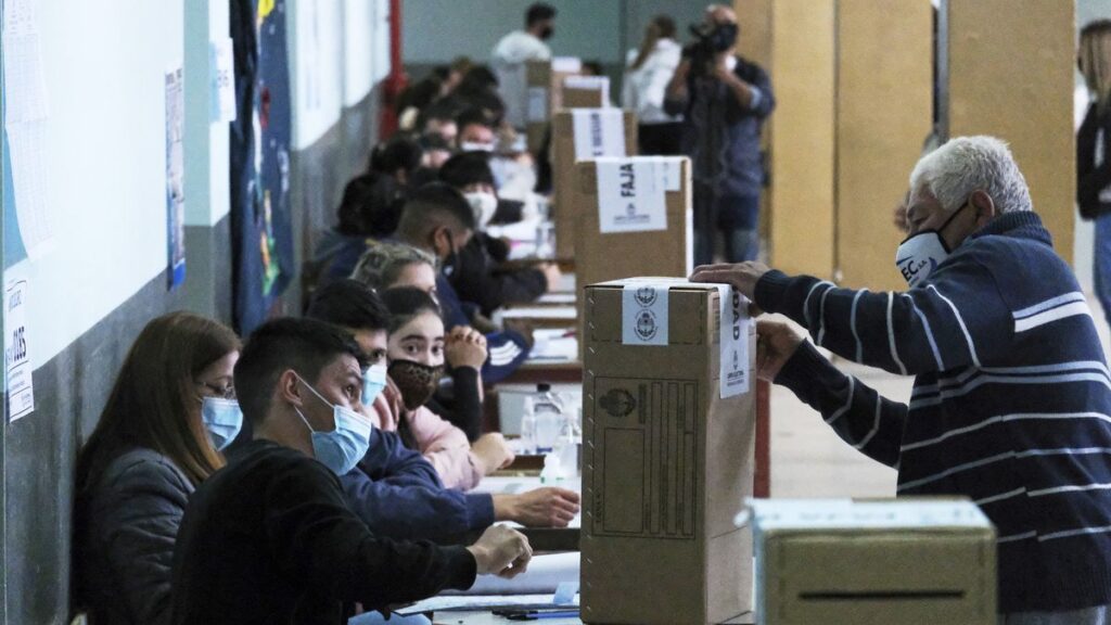 Elecciones 2021: el Gobierno anunció un cambio en el protocolo sanitario para el día de la votación