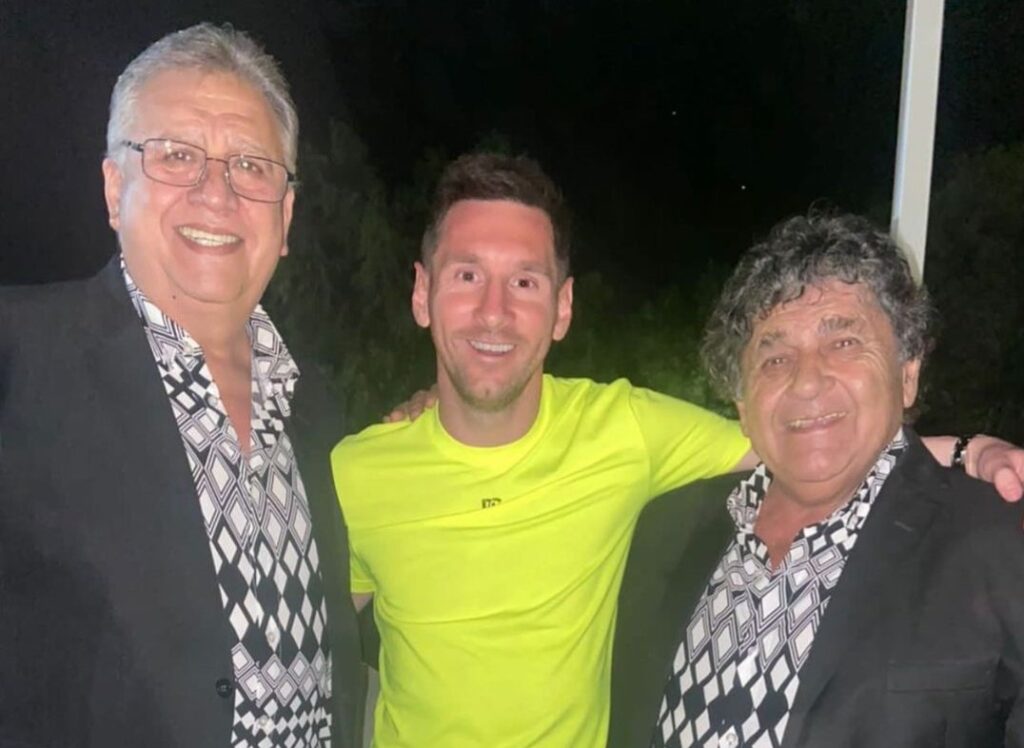 Messi disfrutó de una fiesta con Los Palmeras y cantó: “Yo soy Sabalero”