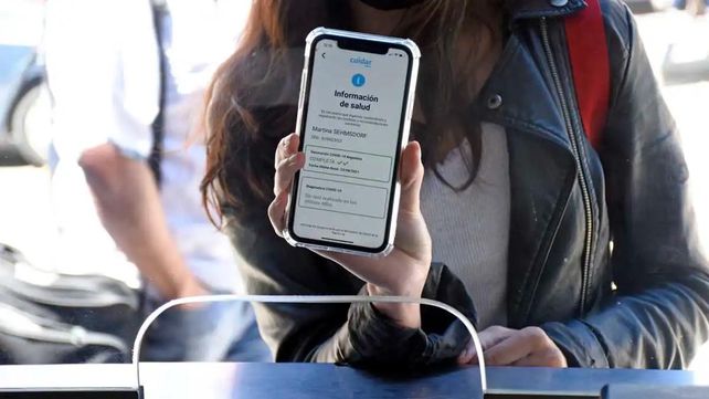 Pase sanitario: desde las 0 del martes habrá que presentar el certificado de vacunas