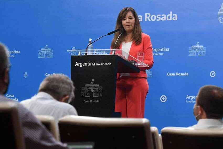 Cerruti: “La obligatoriedad de las vacunas no está en la agenda del Gobierno”