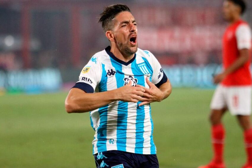 Racing lo quebró en el final y se quedó con el clásico ante Independiente