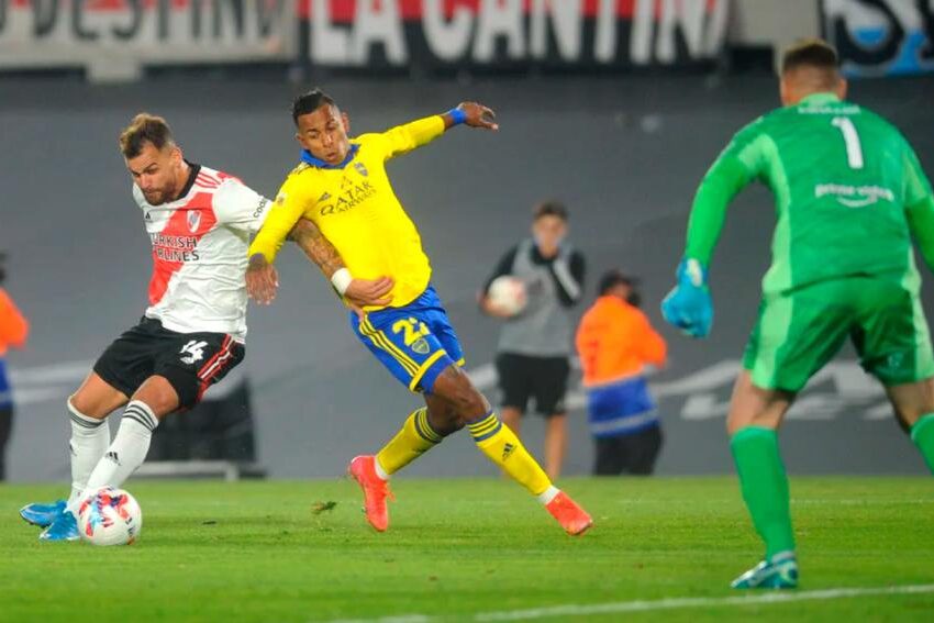 El grosero error de González Pirez que le costó el Superclásico a River