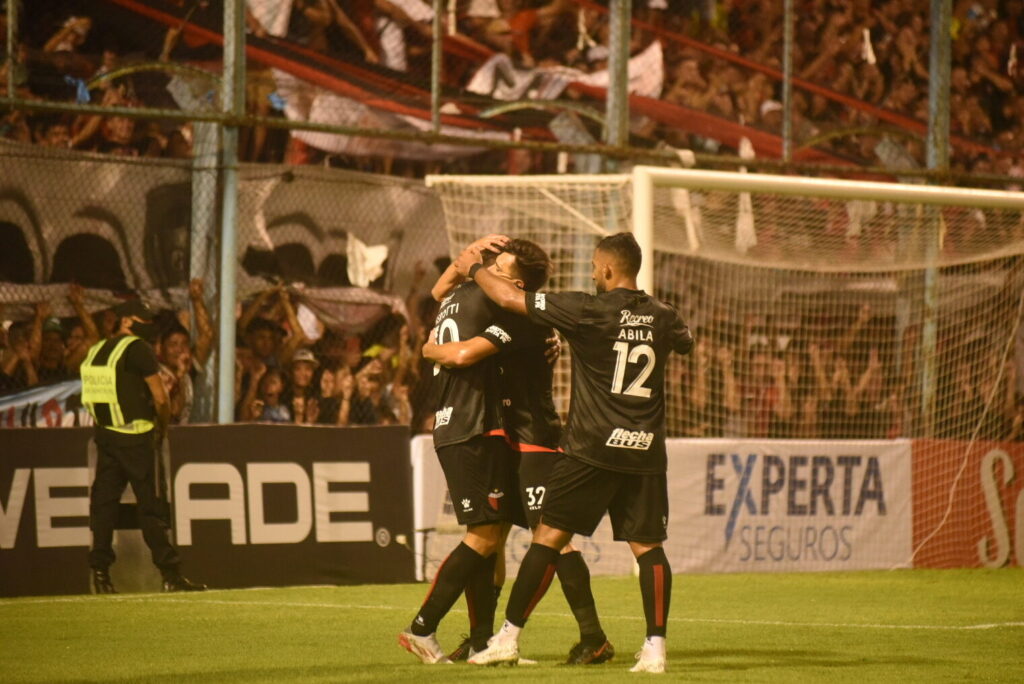 Colón derrotó 2 a 1 a Sportivo Peñarol por Copa Argentina