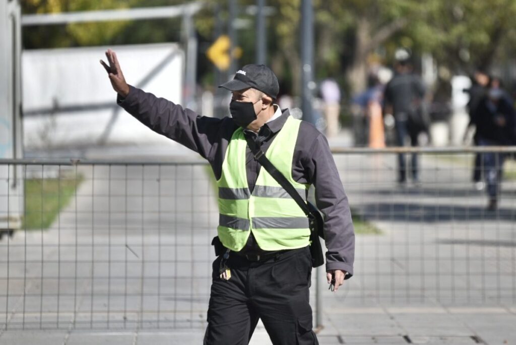 Cortes de tránsito y desvíos de colectivos para el sábado