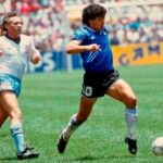 Subastan la camiseta con la que Maradona le hizo los goles a Inglaterra en México 1986