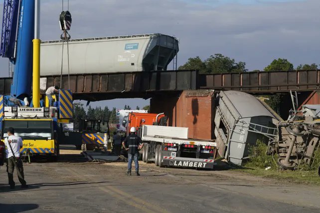 Rosario: la ruta 33 estará cortada varios días como consecuencia del descarrilamiento de un tren