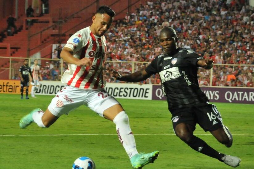 Unión igualó 1 a 1 ante Junior en su debut en la Copa Sudamericana