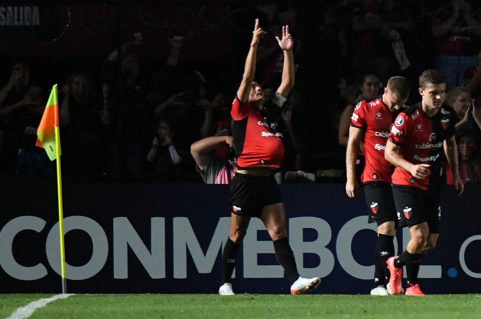 Colón visita a Cerro Porteño en su segunda presentación en la Copa Libertadores